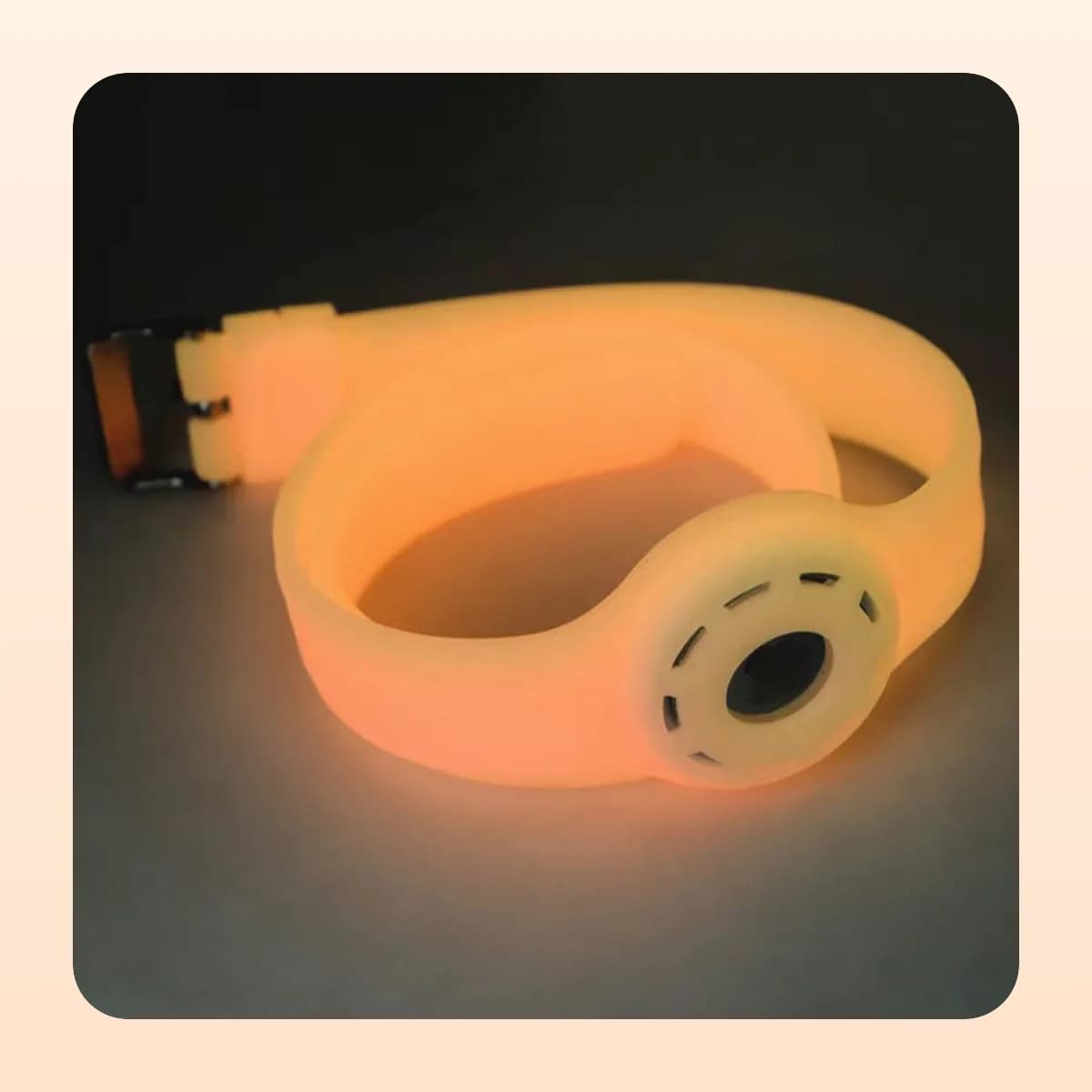 Kindral AirTag collar in glow amber