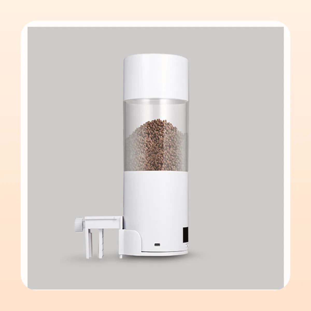 The Kindral auto feeder bracket adjusted for a thicker tank rim