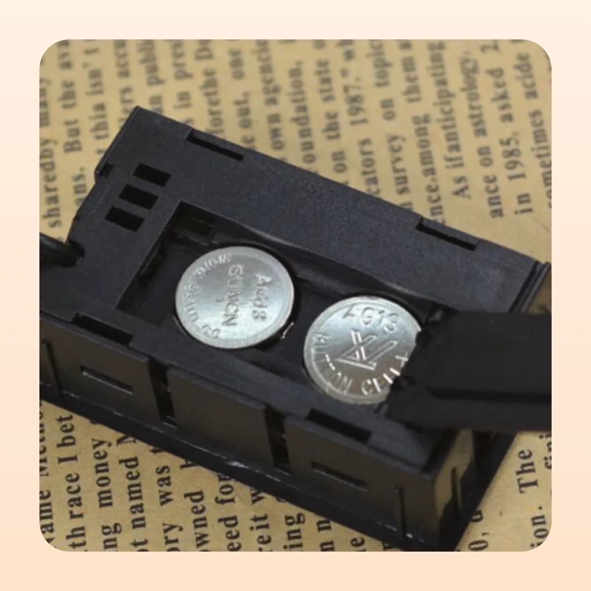 Side view of the Kindral thermometer housing