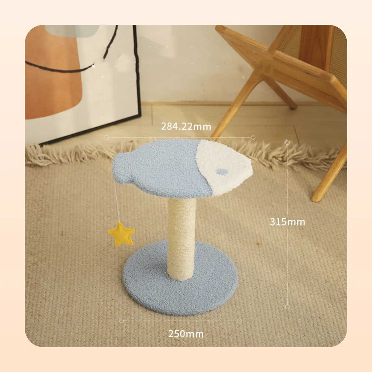 Kindral scratching post with a fish top on the flat base