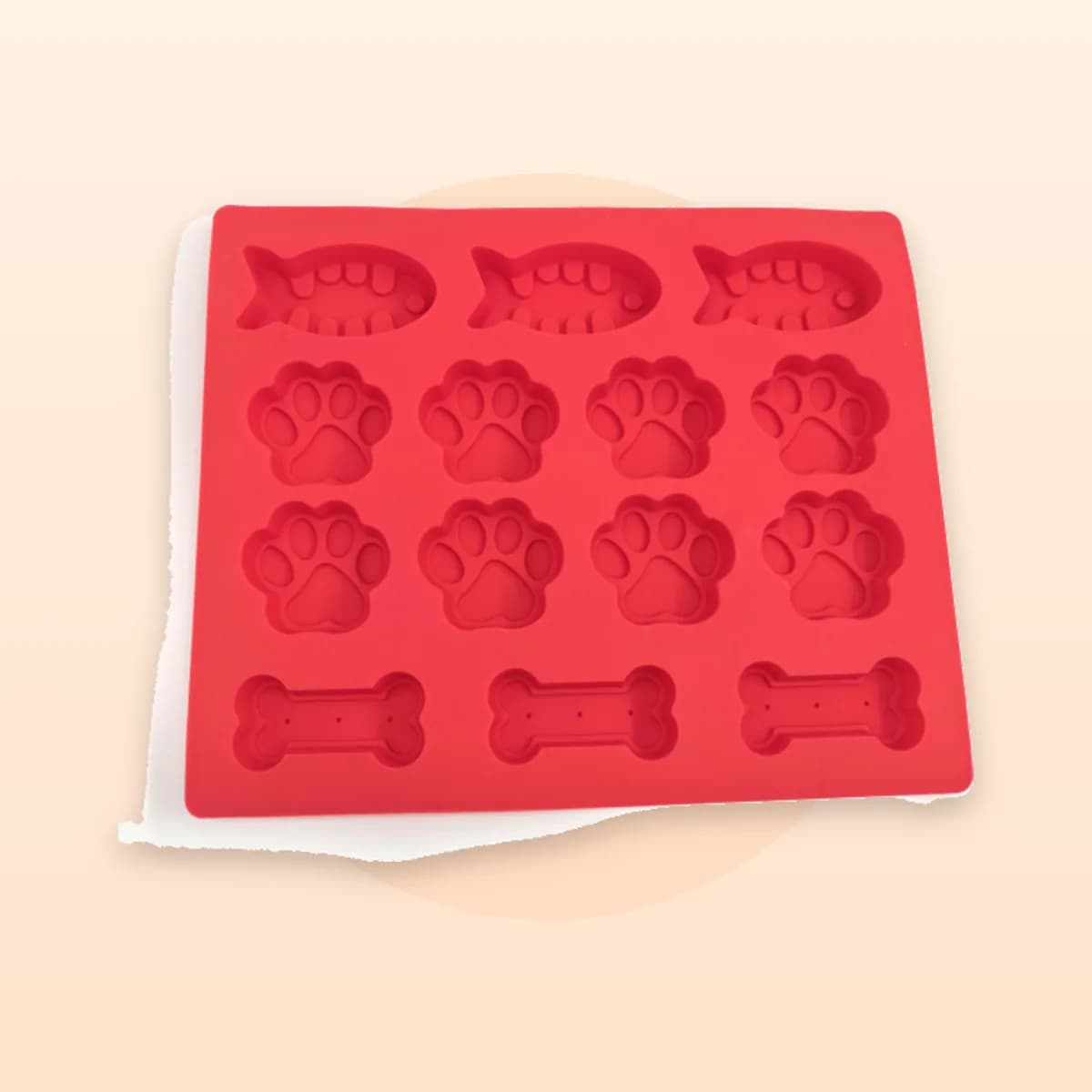Close view of the Kindral three-in-one silicone treat mould