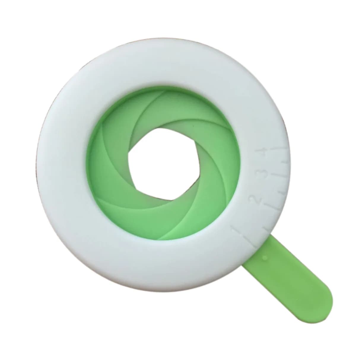 Kindral adjustable spaghetti measurer in white and green